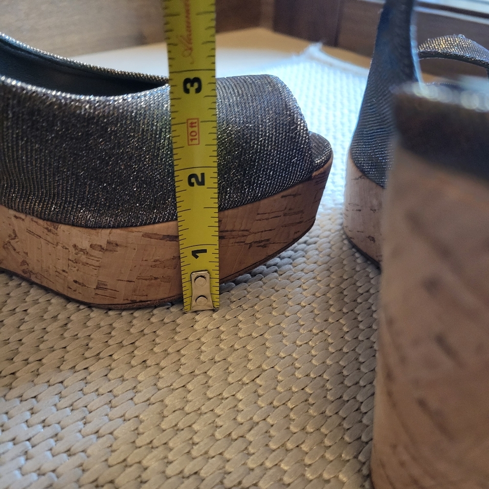 Stuart Weitzman Women's Riveria Wedge Sandals platform - Gold 8N - Picture 9 of 15